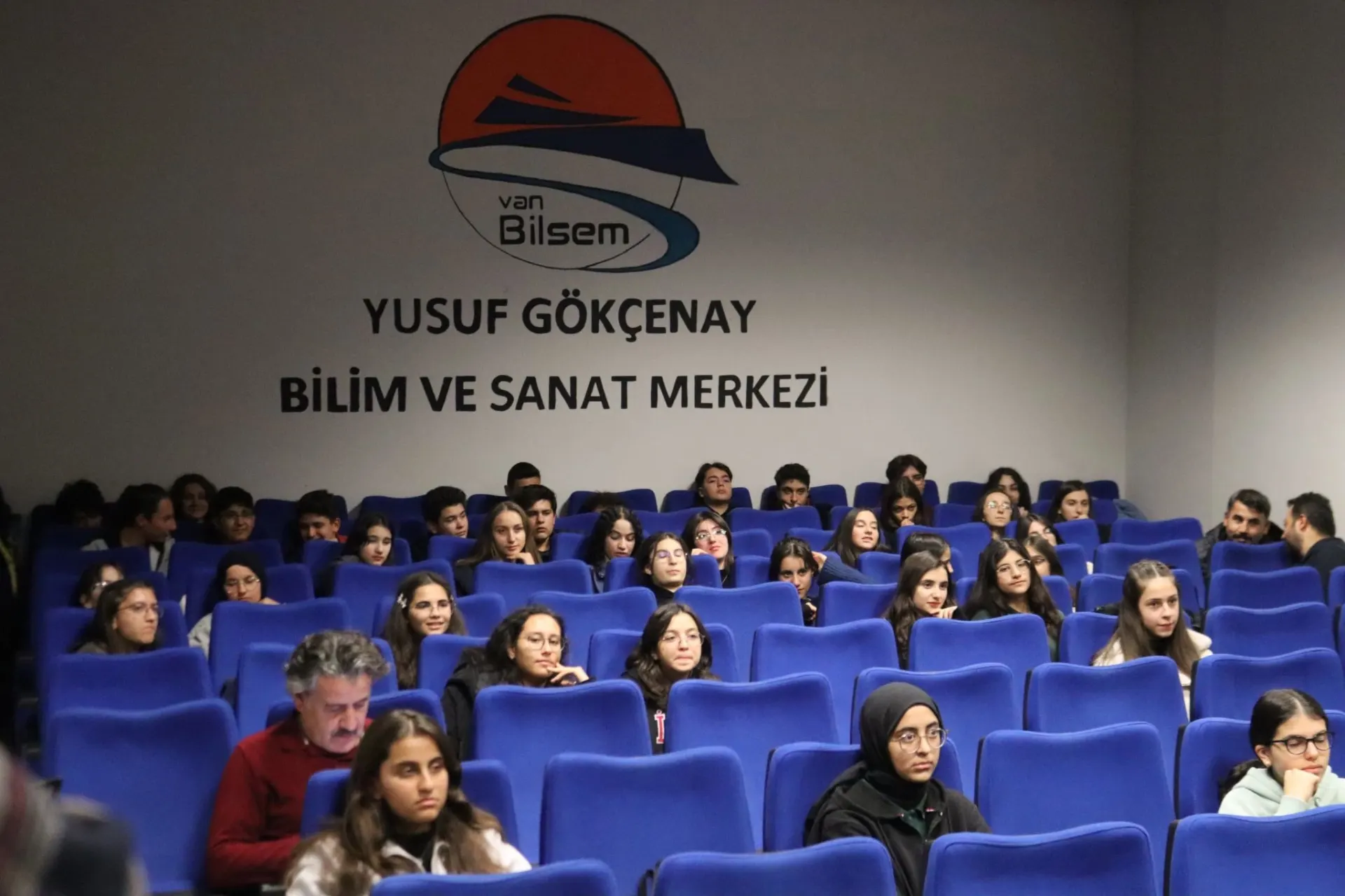 Van Teknokent’ten Yusuf Gökçenay Bilim Sanat Merkezi’ne Teknolojiyle Dolu Ziyaret!