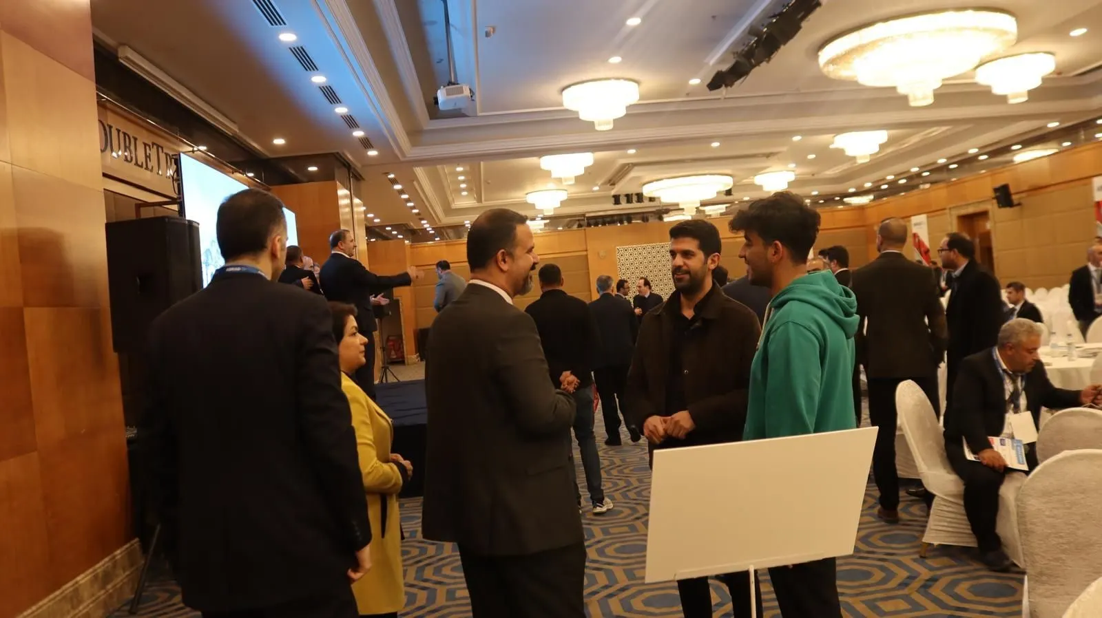ASRİAD Van Şubesi Ev Sahipliğinde Türkiye-İran-Belarus Üçlü Ticaret Zirvesi Van’da Düzenlendi!