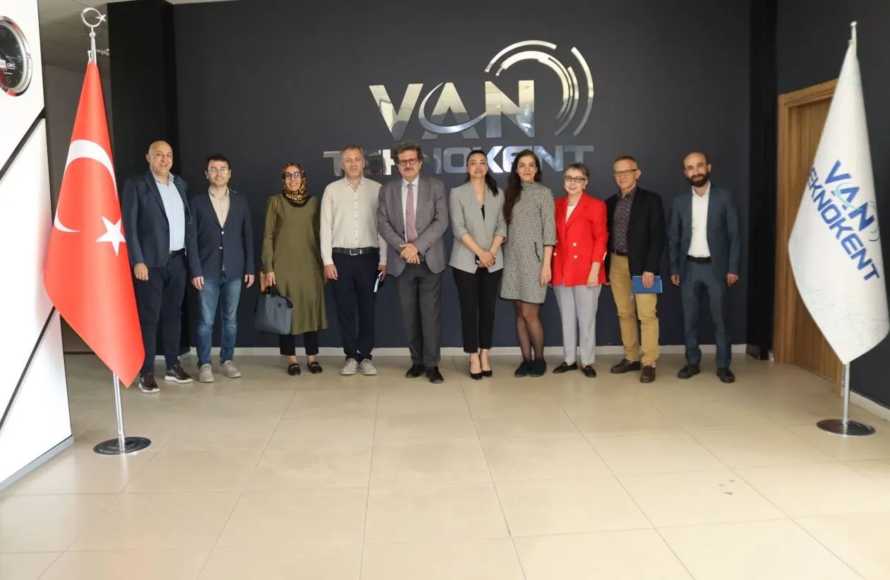 AB Akıllı Uzmanlaşma Stratejileri Projesi kapsamında, Sanayi ve Teknoloji Bakanlığı Proje Uzmanları ve Doğu Anadolu Kalkınma Ajansı Temsilcileri Van Teknokent\'i Ziyaret Etti