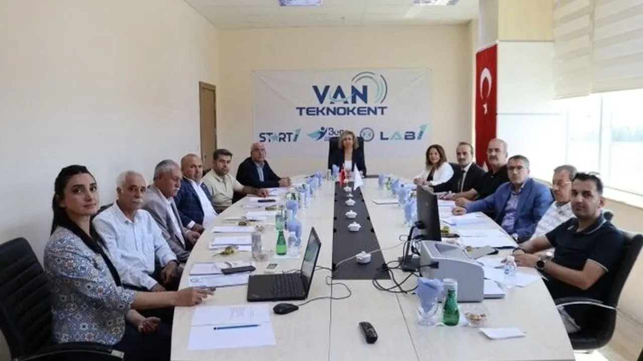 Van Teknokent'te güven tazelendi: Dr. Yasemin Yetkin yeniden genel müdür oldu