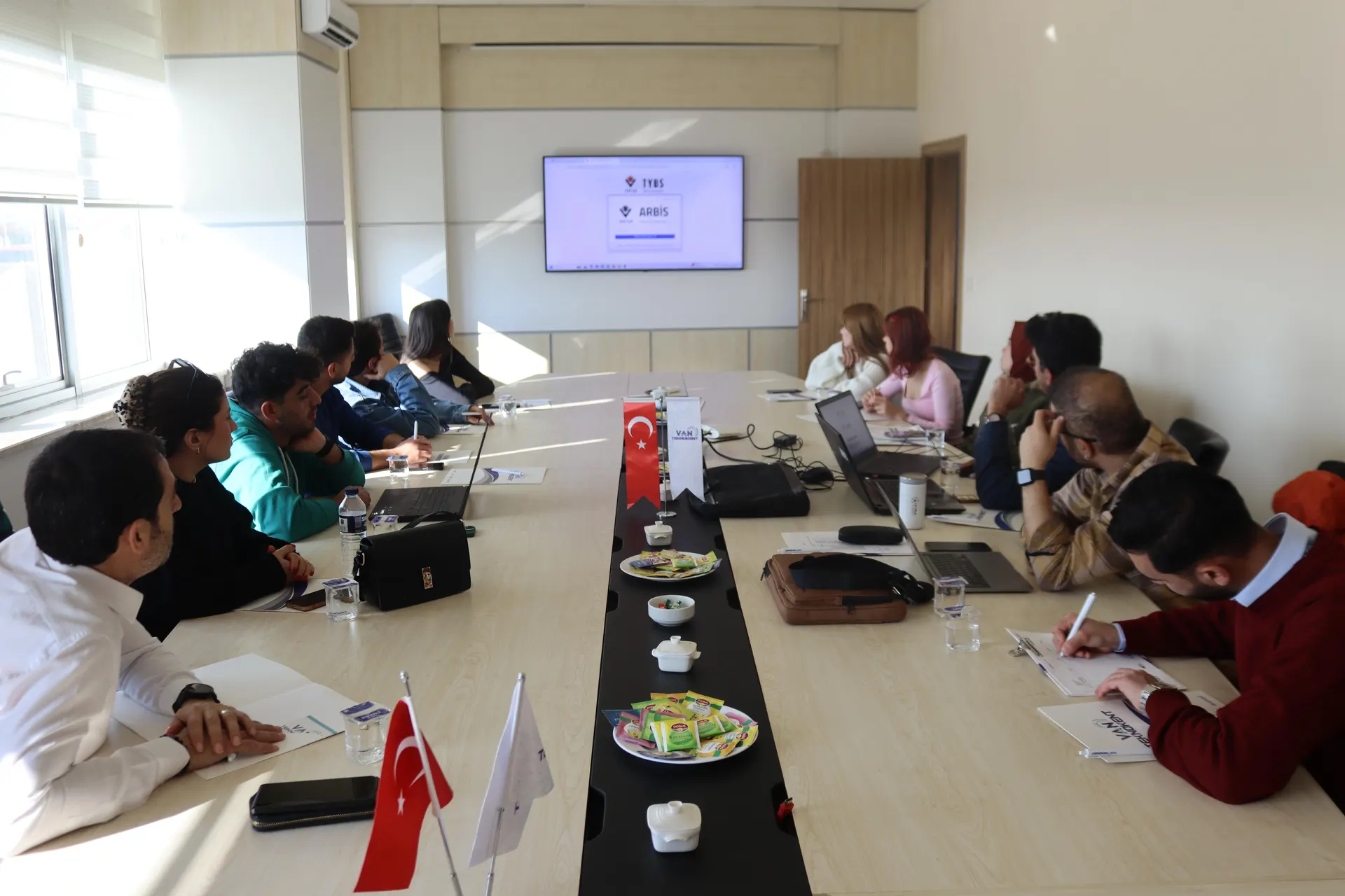 Van MYO Turizm Rehberliği ve Turizm Otelcilik Programları Öğrencilerine TÜBİTAK Projeleri için Mentörlük Eğitimi