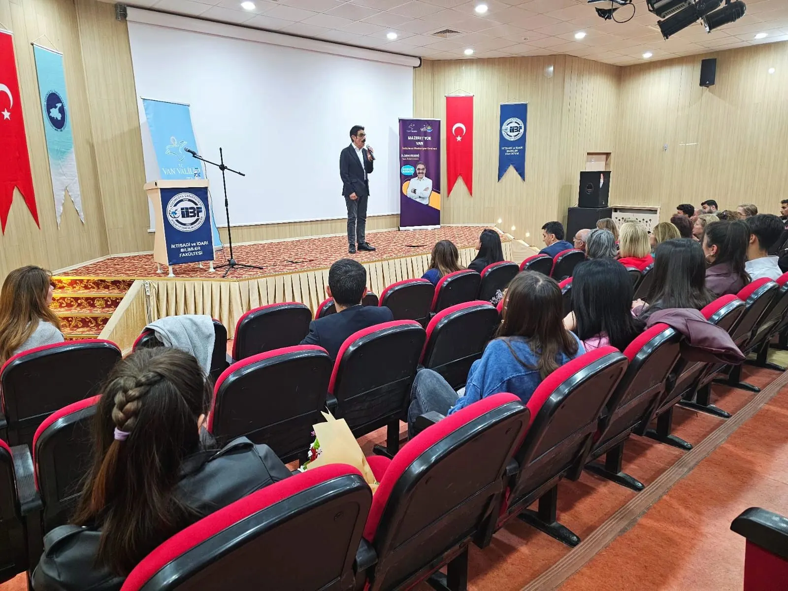 “MAZERET YOK!” Van Seminerleri Yoğun İlgiyle Gerçekleştirildi