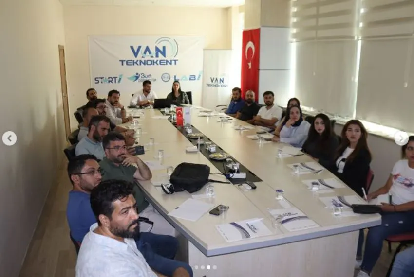 KOSGEB Van İl Müdürlüğü ve Van Teknokent işbirliğiyle KOSGEB Girişimcilik Desteği Bilgilendirme Toplantısı
